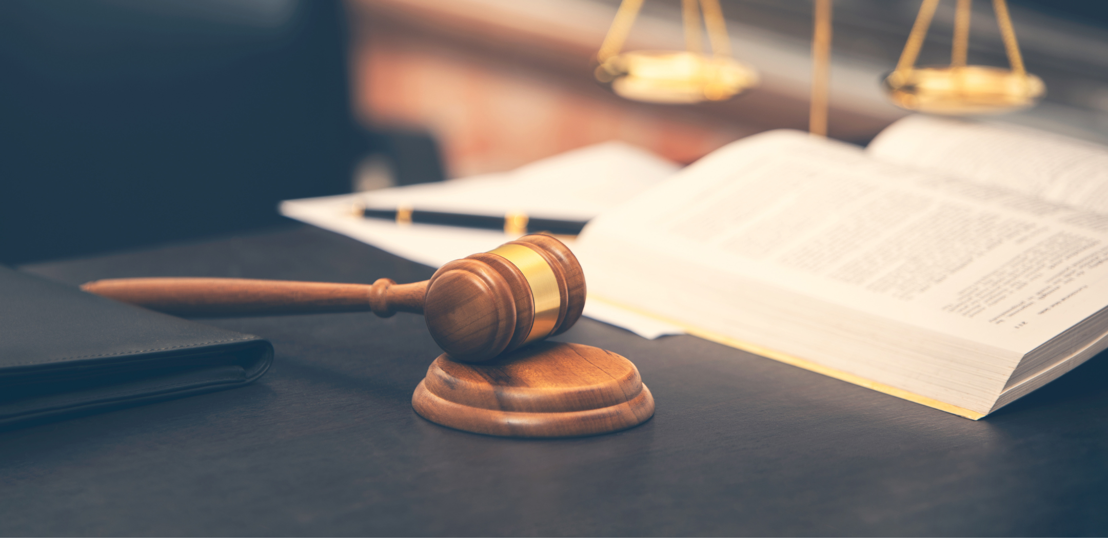 HỘI TỤ CÁC LUẬT SƯ - CỐ VẤN NHIỀU NĂM KINH NGHIỆM TRONG NGÀNH